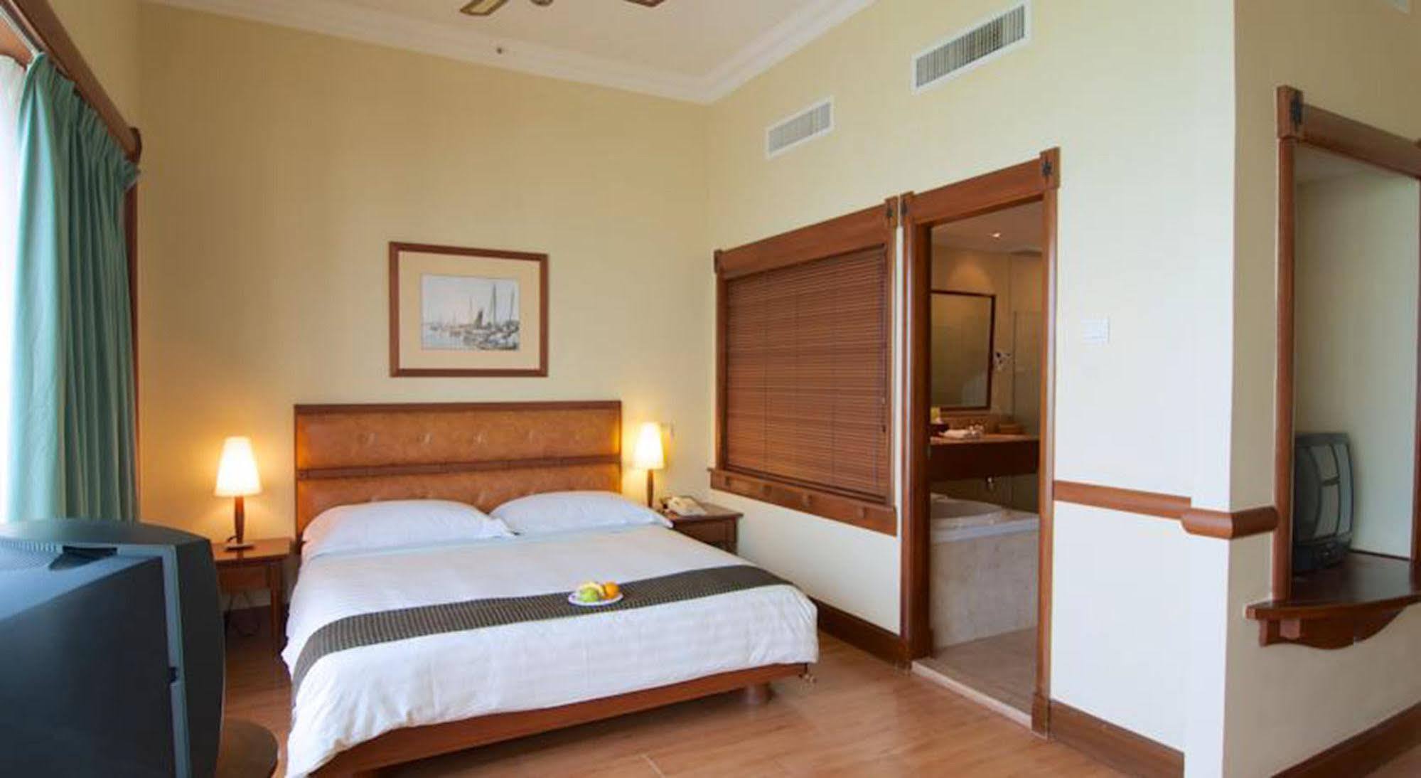 The Millen Penang, Autograph Collection Hotel George Town  Kültér fotó A room at the hotel